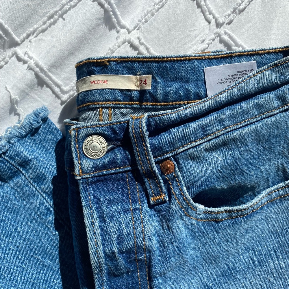 Wedgie Jeans size 24